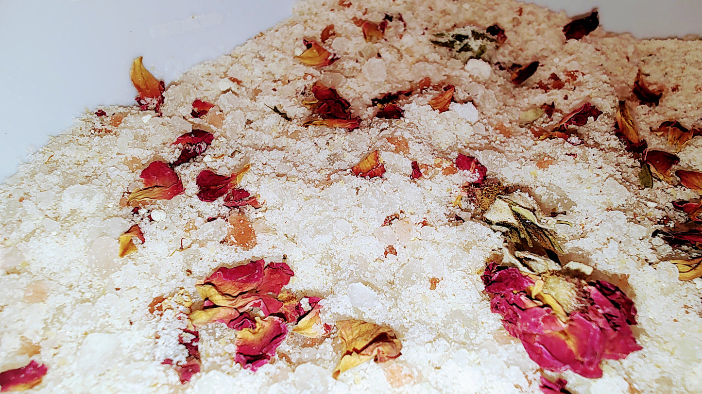 Luxurious Bath Salts in Beautiful Lattice Glass Jar